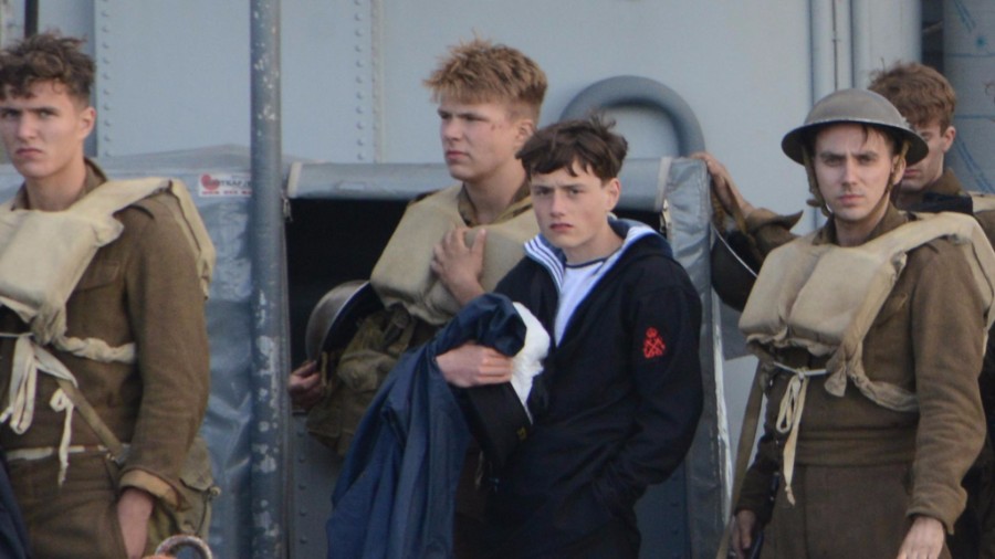 First Full Trailer For Christopher Nolans “dunkirk” Starring Tom Hardy Cillian Murphy And 