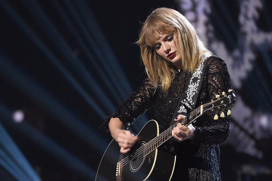 Taylor Swift Premieres New Song