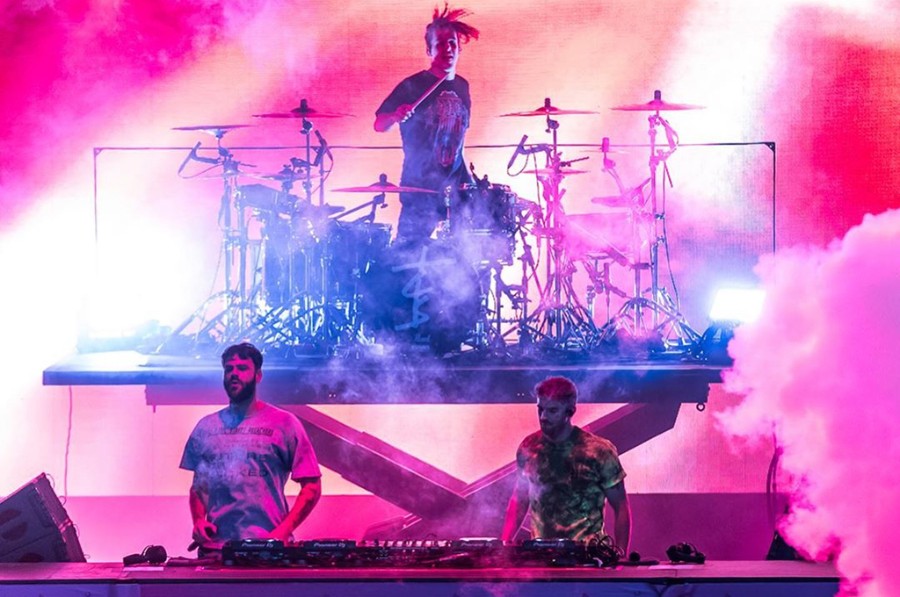 The Chainsmokers & Illenium Premiere New Song “Takeaway” featuring Lennon Stella pm studio